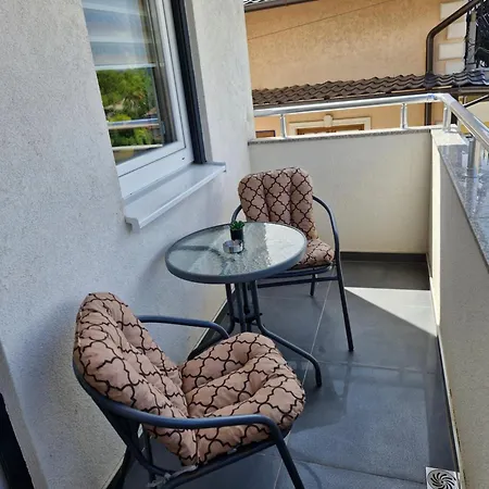 Curcic 1 Apartment