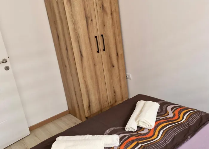 Curcic 1 דירה סוקו בניה